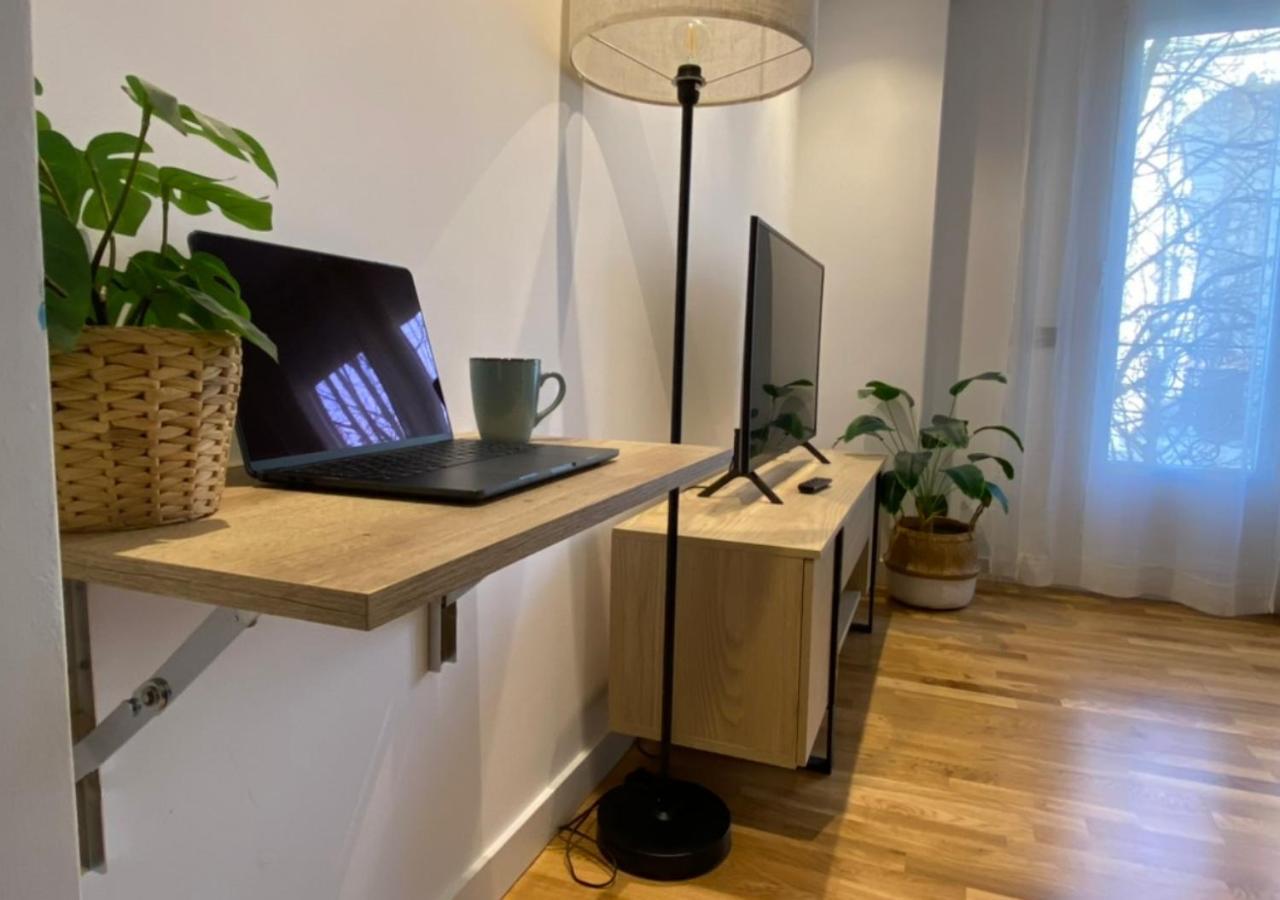 Alojamiento En Pleno Centro Con Wifi Y Aire Acondicionado Λογκρόνο Εξωτερικό φωτογραφία